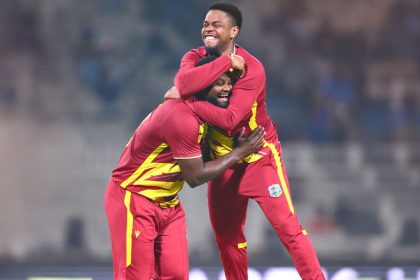 वेस्टइंडीज ने स्कॉटलैंड को 35 रनों से हराया, रोमारियो शेफर्ड ने हैट्रिक लगाई